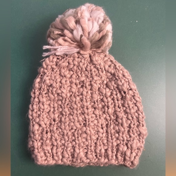 NWT Eddie Bauer W Notion from Beanie Pale Pink One Size pompom - Picture 3 of 3